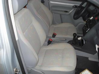 Volkswagen Caddy Combi maxi picture 10