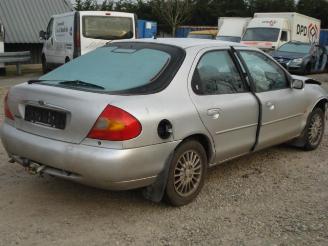 Ford Mondeo ghia picture 5