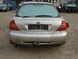 Ford Mondeo ghia picture 4