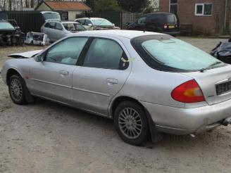 Ford Mondeo ghia picture 3
