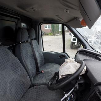 Ford Transit  picture 13