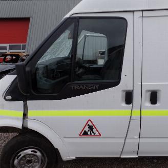 Ford Transit  picture 16