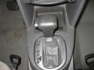 Volkswagen Caddy Combi  picture 18