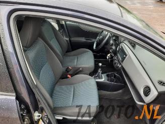 Toyota Yaris Yaris III (P13), Hatchback, 2010 / 2020 1.0 12V VVT-i picture 11