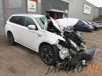 Mitsubishi Outlander Outlander (GF/GG), SUV, 2012 / 2022 2.0 16V PHEV 4x4 picture 6