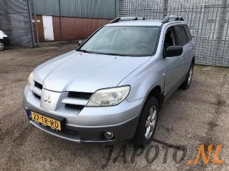 Coche siniestrado Mitsubishi Outlander Outlander (CU), SUV, 2001 / 2007 2.0 16V 4x2 2006/12