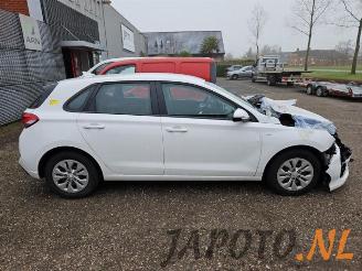 Hyundai I-30 i30 (PDEB5/PDEBB/PDEBD/PDEBE), Hatchback, 2016 1.0 T-GDI 12V Hybrid 48V picture 6