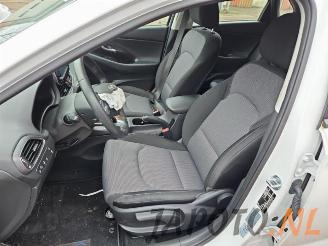Hyundai I-30 i30 (PDEB5/PDEBB/PDEBD/PDEBE), Hatchback, 2016 1.0 T-GDI 12V Hybrid 48V picture 18