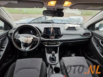 Hyundai I-30 i30 (PDEB5/PDEBB/PDEBD/PDEBE), Hatchback, 2016 1.0 T-GDI 12V Hybrid 48V picture 9