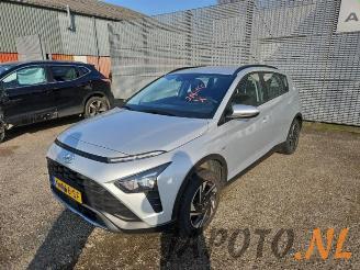 damaged passenger cars Hyundai Bayon Bayon, SUV, 2021 1.0 T-GDI 12V Mild Hybrid 48V 2021/12