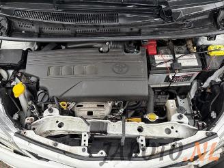 Toyota Yaris Yaris III (P13), Hatchback, 2010 / 2020 1.33 16V Dual VVT-I picture 16