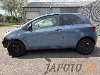 Toyota Yaris Yaris II (P9), Hatchback, 2005 / 2014 1.0 12V VVT-i picture 2