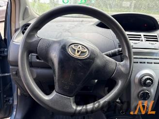 Toyota Yaris Yaris II (P9), Hatchback, 2005 / 2014 1.0 12V VVT-i picture 13