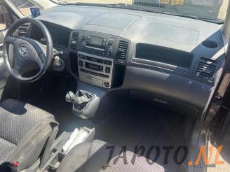 Toyota Corolla-verso Corolla Verso (E12), MPV, 2001 / 2004 1.8 16V VVT-i picture 3