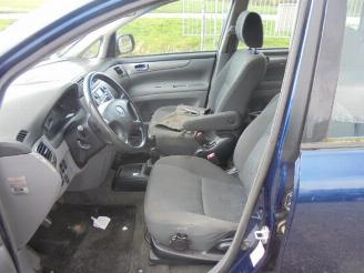 Toyota Avensis-verso  picture 9