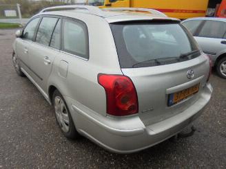 Toyota Avensis 2.0 16 V picture 4