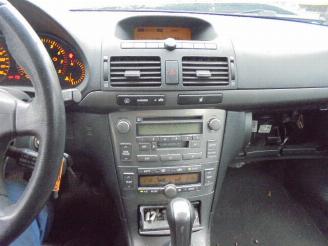 Toyota Avensis 2.0 16 V picture 6