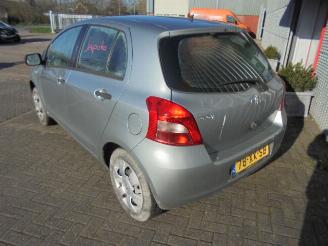 Toyota Yaris 1.3 16 V picture 4
