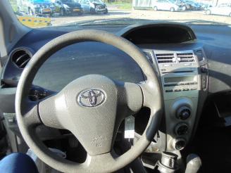 Toyota Yaris 1.3 16 V picture 5