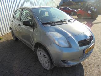 Toyota Yaris 1.3 16 V picture 2