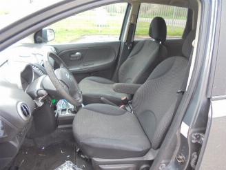 Nissan Note 1.4 16v picture 9