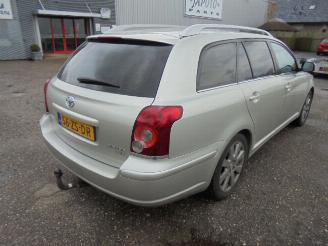 Toyota Avensis 2.0 16_V D-4D picture 3