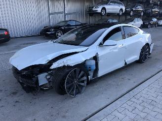 Tesla Model S 85D picture 10