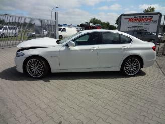 BMW 5-serie 5 serie (F10) 523i picture 3