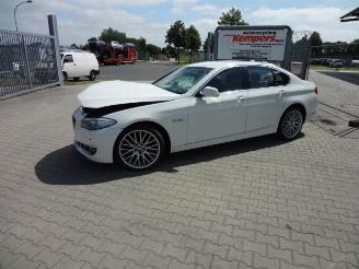 BMW 5-serie 5 serie (F10) 523i picture 2