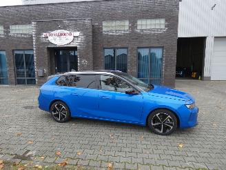 damaged passenger cars Opel Astra SPORTS TOURER 1.2 Bns Elegance 2023/10