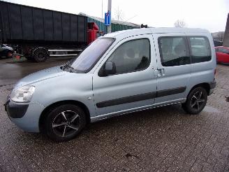 Peugeot Partner/Ranch Combispace MPV 1.6 HDI 75 (DV6BTED4(9HW)) [55kW] 5 BAK picture 2