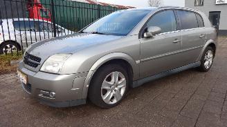Opel Signum (F48) Hatchback 5-drs 2.2 direct 16V (Z22YH(Euro 4)) [114kW] picture 3