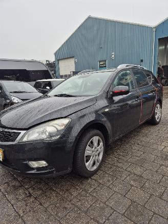 Kia Cee d Sporty Wagon (EDF) Combi 1.6 CVVT 16V (G4FC4) [93kW] [125PK] picture 2