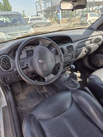 Renault Mégane (EA) Cabrio 2.0i 16V (F4R-746) [103kW] 5-BAK picture 7