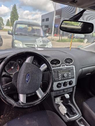 Ford Focus 2 Hatchback 1.6 16V (HWDA(Euro 3)) [74kW] 5-BAK picture 6