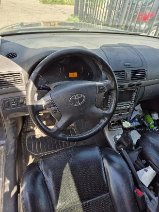 Toyota Avensis Wagon (T25/B1E) Combi 2.2 D-4D 16V D-CAT (2AD-FHV) [130kW] 6-BAK picture 8