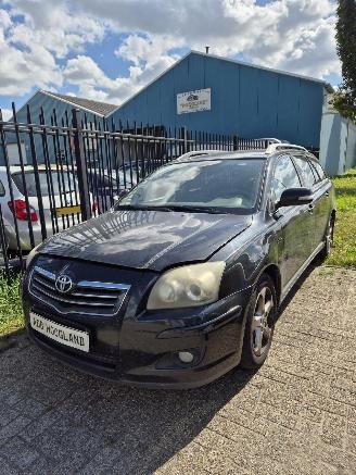 Toyota Avensis Wagon (T25/B1E) Combi 2.2 D-4D 16V D-CAT (2AD-FHV) [130kW] 6-BAK picture 2