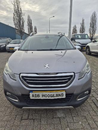 krockskadad bil auto Peugeot 2008 (CU) MPV 1.2 Vti 12V PureTech 82 (EB2F(HMZ)) [60kW] 5-BAK 2014/1