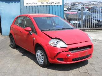 Fiat Punto 1.3jtd 5deurs rood picture 1
