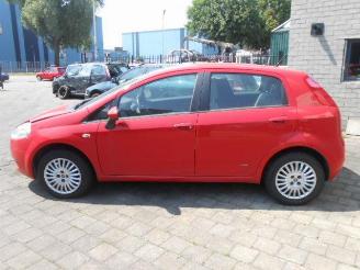 Fiat Punto 1.3jtd 5deurs rood picture 2