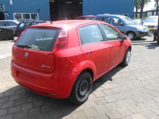 Fiat Punto 1.3jtd 5deurs rood picture 4