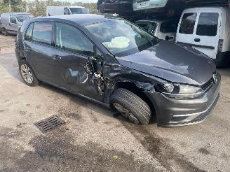 uszkodzony samochody osobowe Volkswagen Golf Golf VII (AUA) Hatchback 1.0 TSI 12V (CHZC(Euro 6)) [81kW] 2017/3