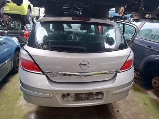 Opel Astra Astra H (L48), Hatchback 5-drs, 2004 / 2010 1.6 16V Twinport picture 2