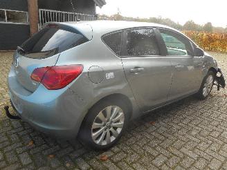 Opel Astra Astra J (PC6/PD6/PE6/PF6) Hatchback 5-drs 1.4 Turbo 16V (A14NET(Euro 5=
)) [88kW]  (10-2010/10-2015) picture 4