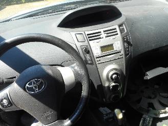 Toyota Yaris Yaris II (P9) Hatchback 1.3 16V VVT-i (2SZFE) [64kW]  (08-2005/11-2010=
) picture 10