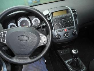 Kia Cee d Cee'd Sporty Wagon (EDF) Combi 1.6 CRDi 115 16V (D4FBIPL) [85kW]  (09-=
2007/12-2012) picture 9