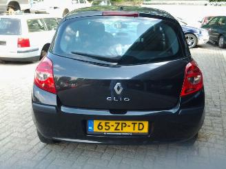 Renault Clio Spec. line hatchback 1.2 16V picture 1