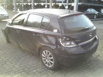 Opel Astra hatchback 1.7 CDTi 16V picture 6