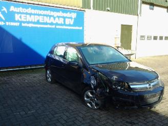 Opel Astra hatchback 5 drs 1.6 16V Twinport picture 2