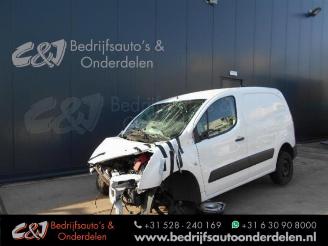 Damaged car Peugeot Partner Partner (GC/GF/GG/GJ/GK), Van, 2008 / 2018 1.6 HDI 90 2013